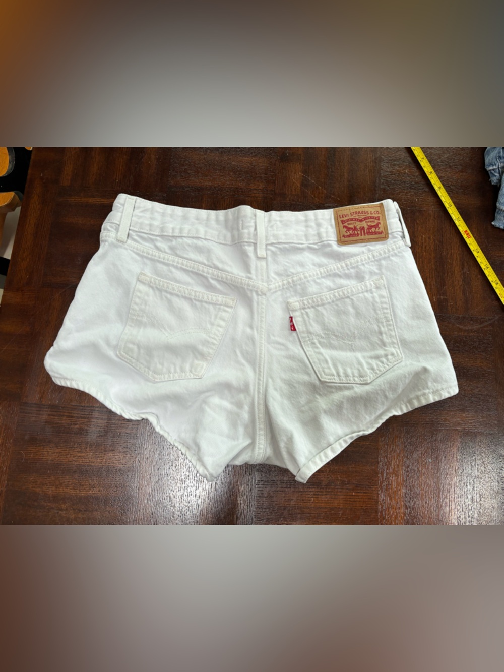 Levi's Low-Rise White Denim Women's Shorts
